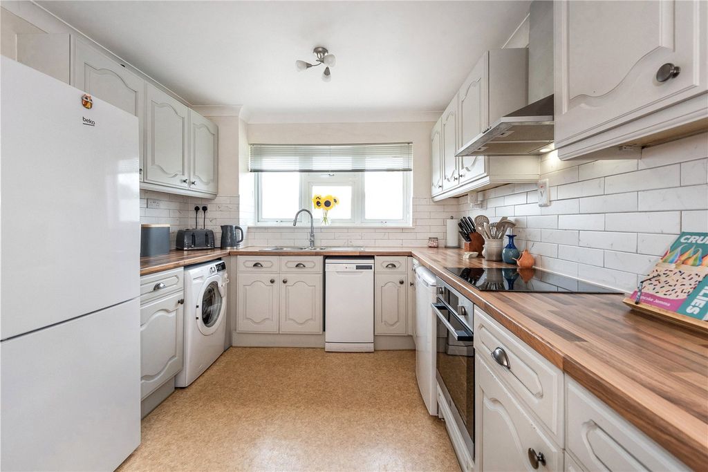 Property photo 2 of 15 Picture No. 02