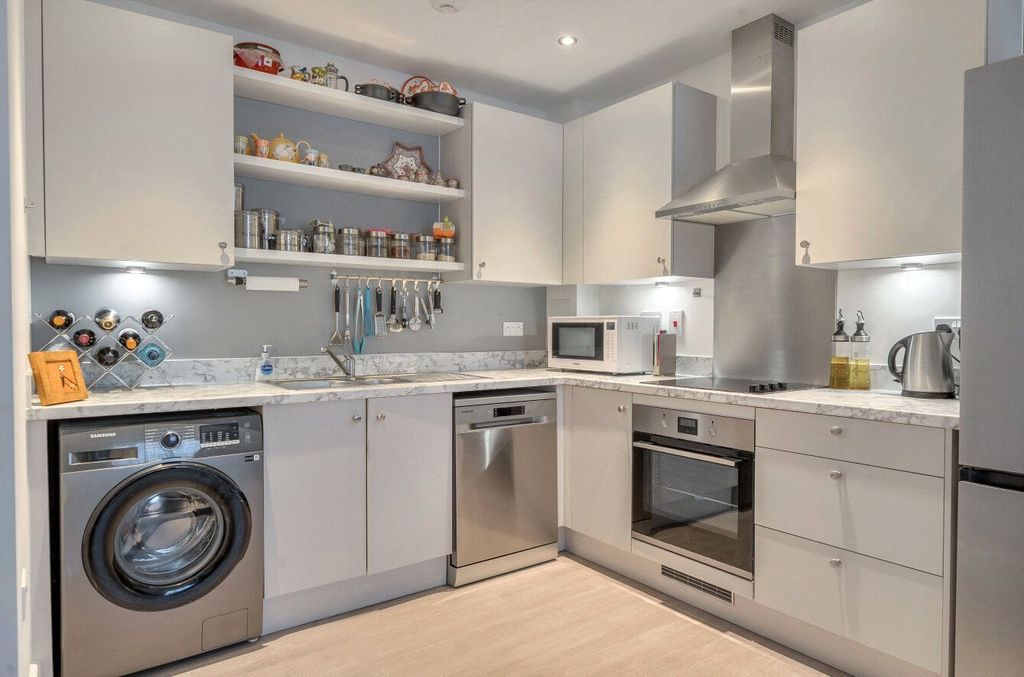 Property photo 3 of 9 1375921-6-6909d8B...