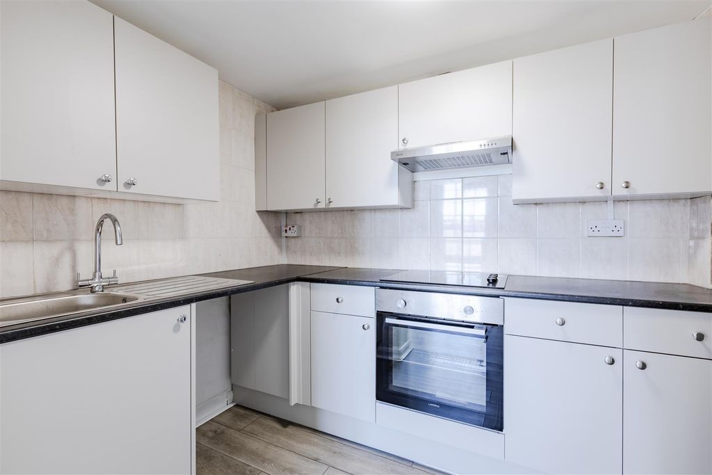 Property photo 3 of 8 Kitchen