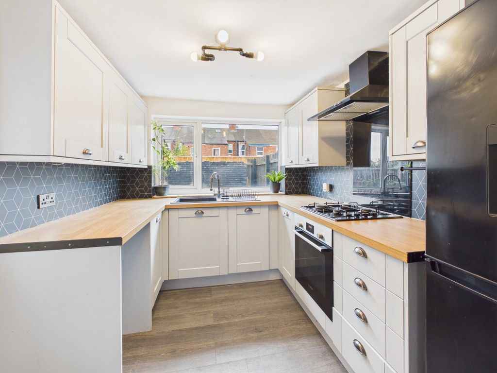Property photo 2 of 15 5521684