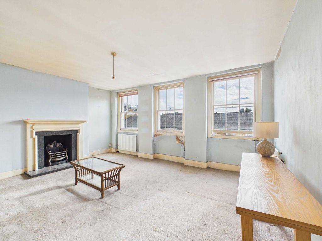 Property photo 1 of 15 Cam03741G0-Pr0213-Still006