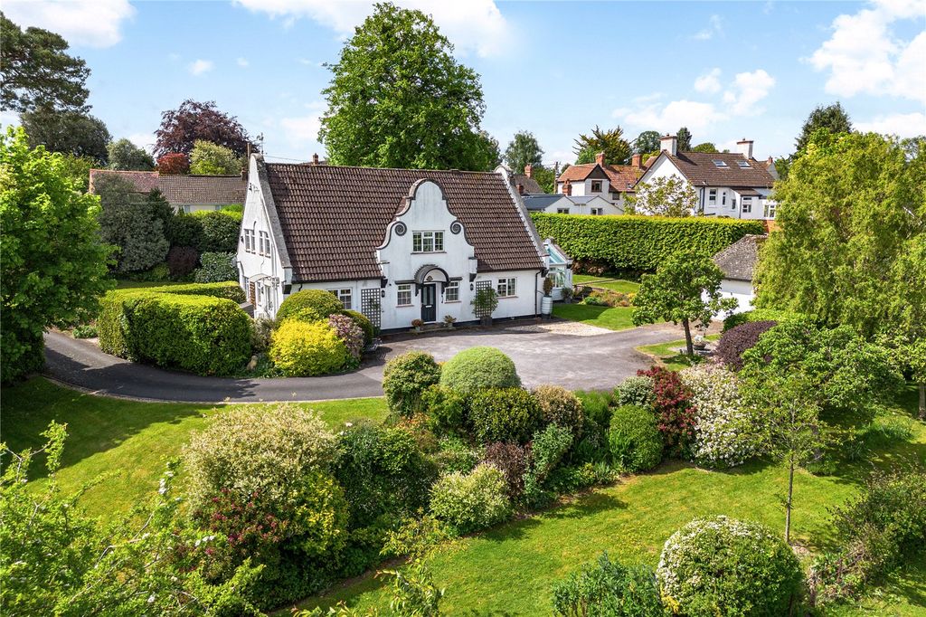 Property photo 2 of 25 Dutch House