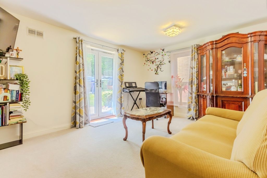 Property photo 2 of 16 Photo