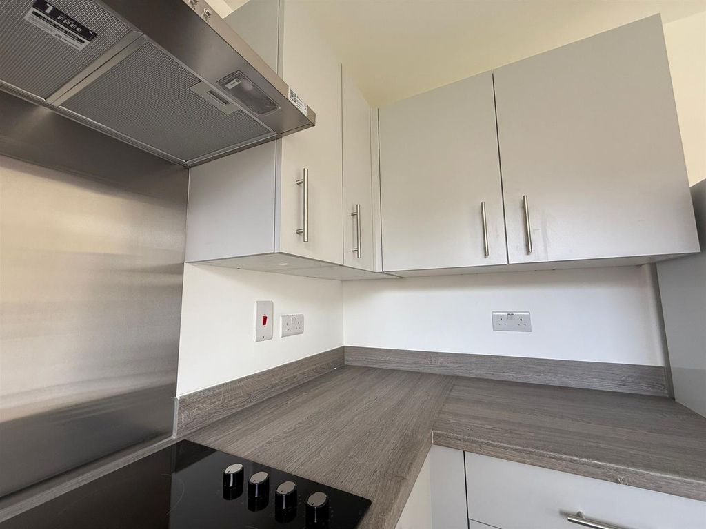 Property photo 2 of 10 1Dbbb525-96B8-4d8A-9011-Db919B1A6A24.Jpg