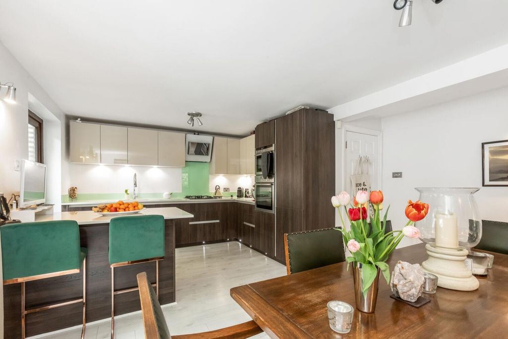 Property photo 1 of 17 2