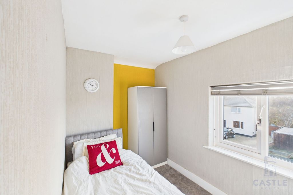 Property photo 1 of 11 Bedroom 2