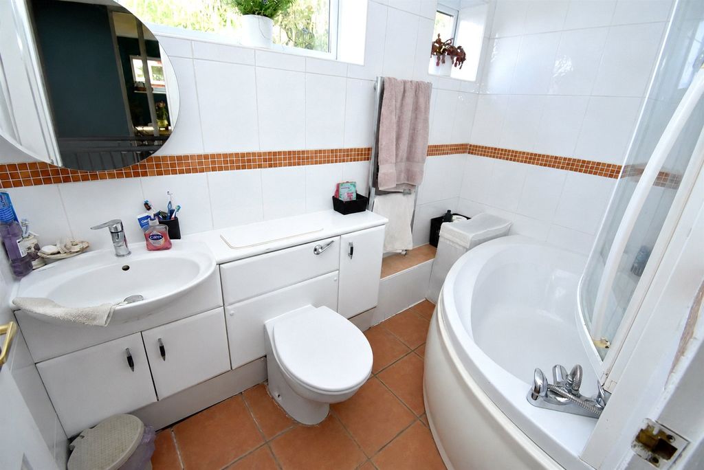 Additional image 12 of 5 bed detached house for saleWest Hill, Dunstable, Bedfordshire LU6