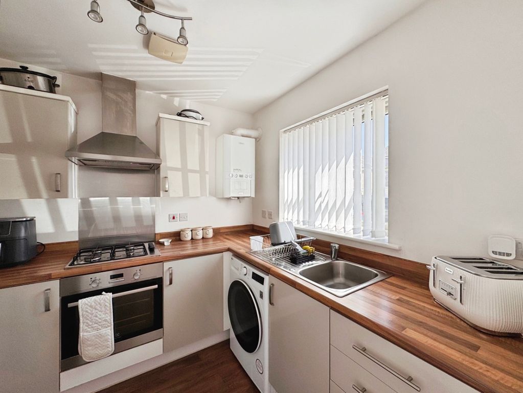 Property photo 3 of 14 5372935