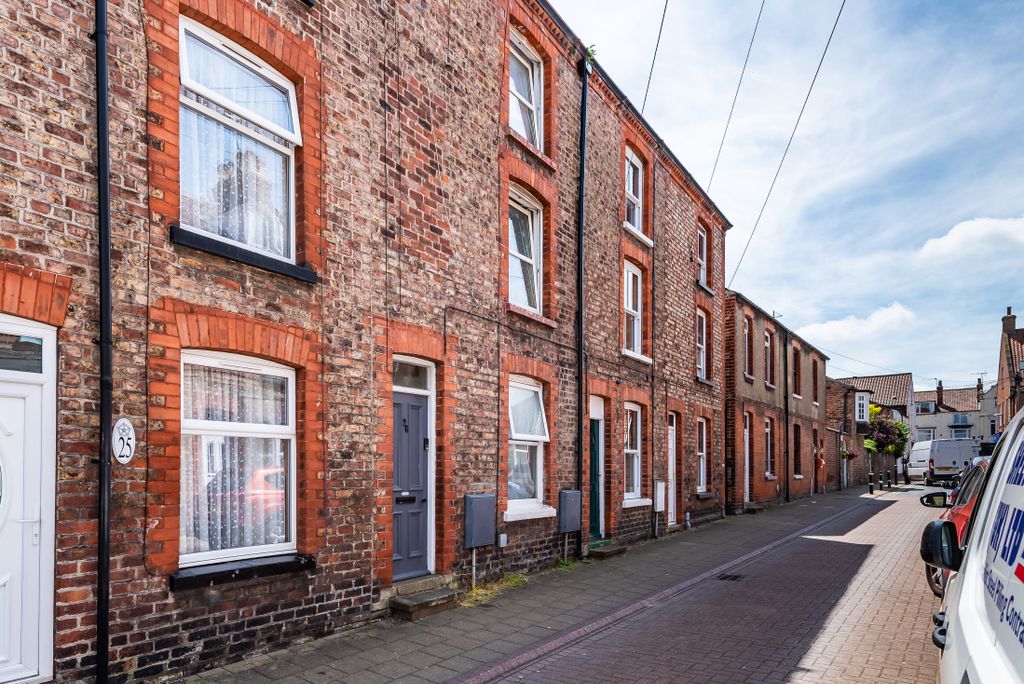 2 bed flat for saleKing Street, Driffield YO25 photo 5