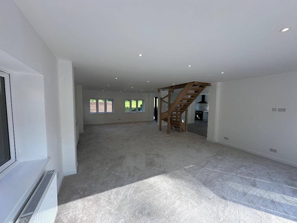 Property photo 3 of 27