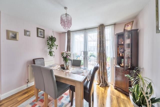 Property photo 3 of 14 Dining Room