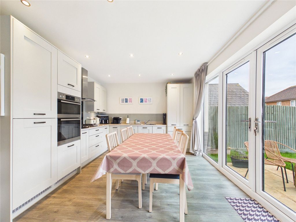 Property photo 3 of 21 Picture No. 16