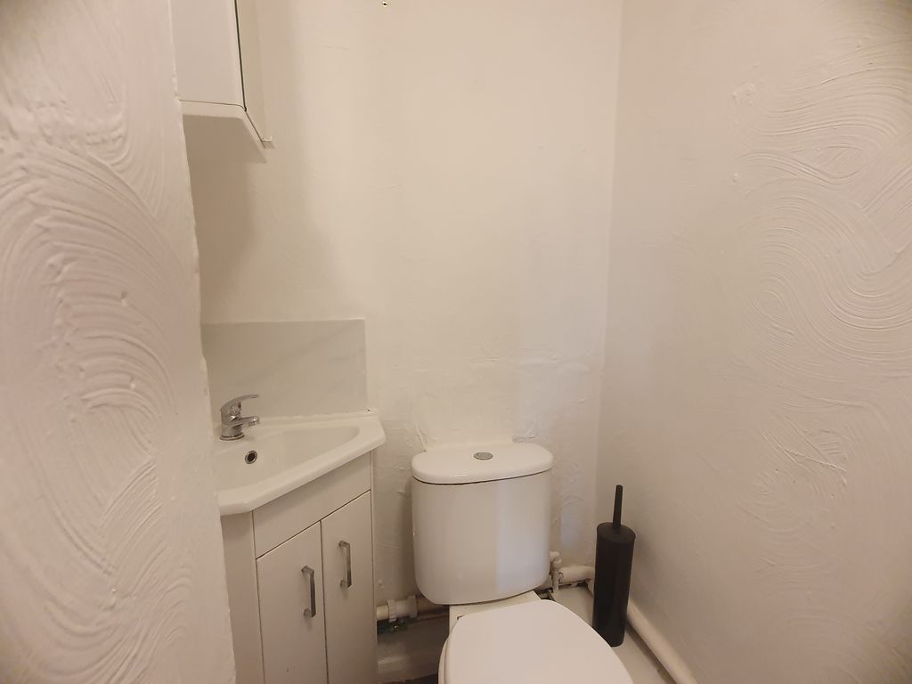 Property photo 2 of 5 Photo 4