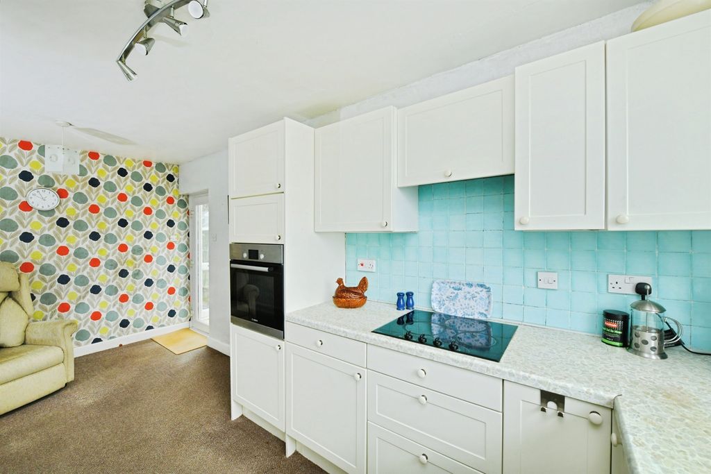 Property photo 2 of 17