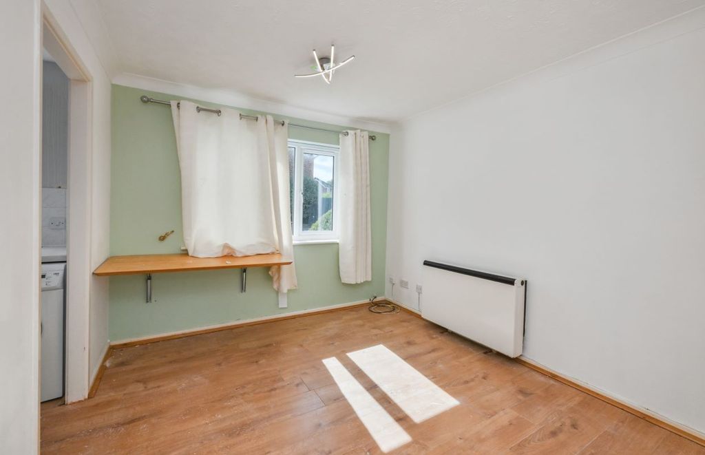 Property photo 3 of 9