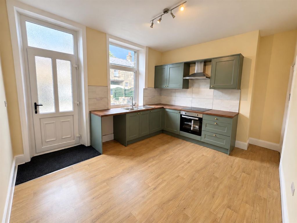 Property photo 3 of 15 Kitchen