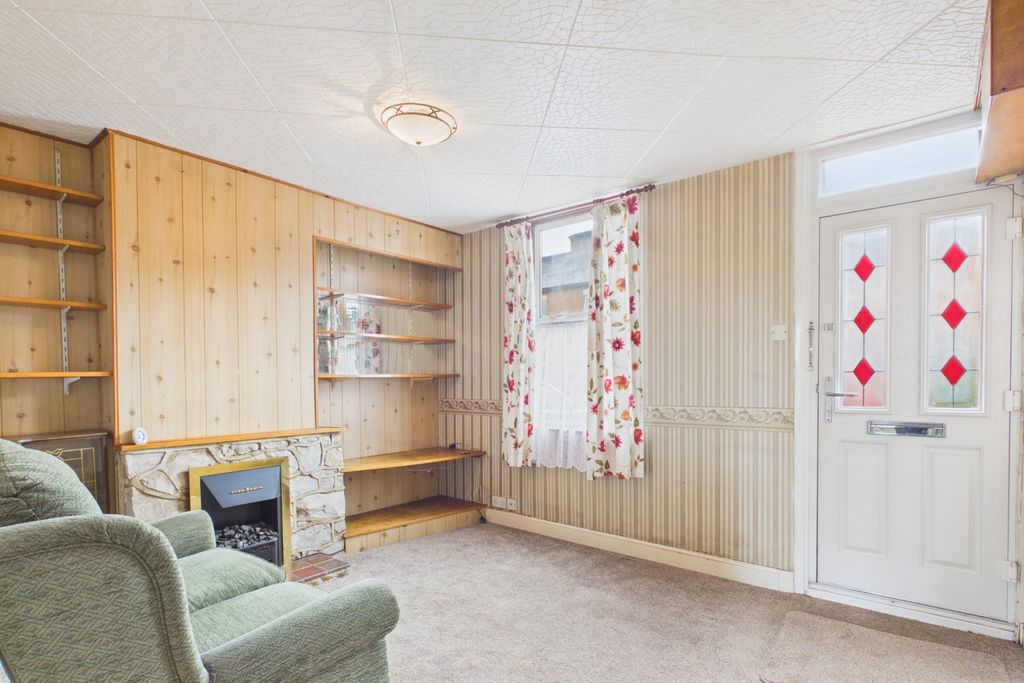 Property photo 2 of 16 Picture No. 01