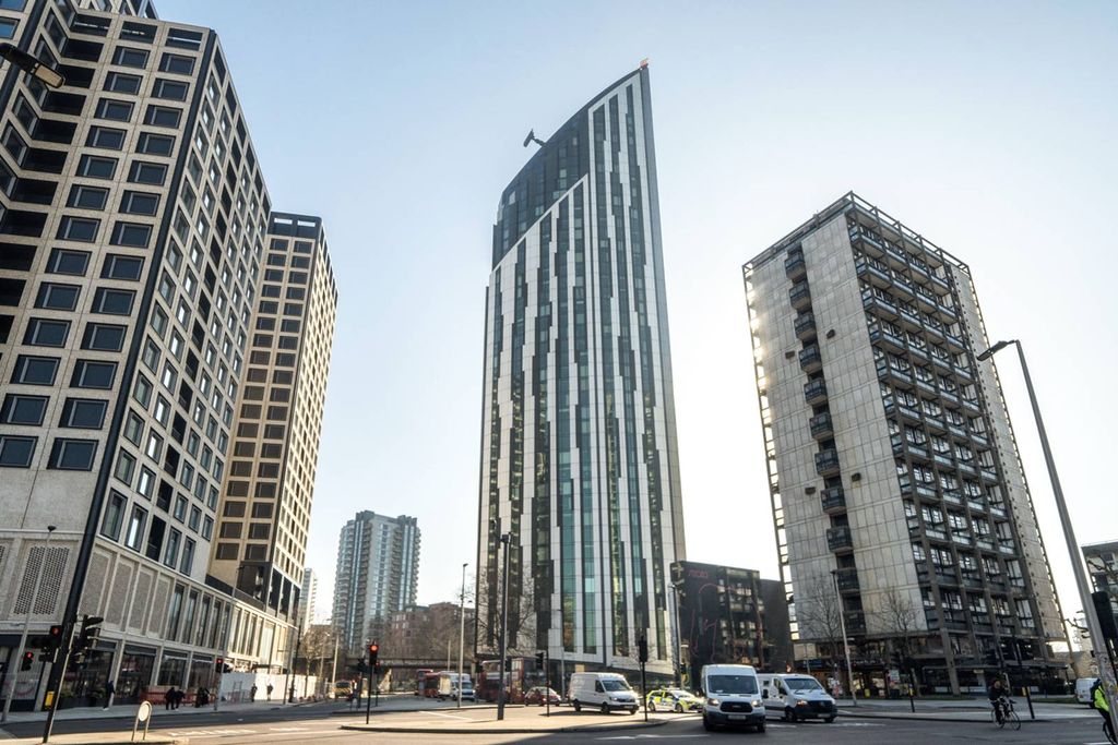 Property photo 2 of 12