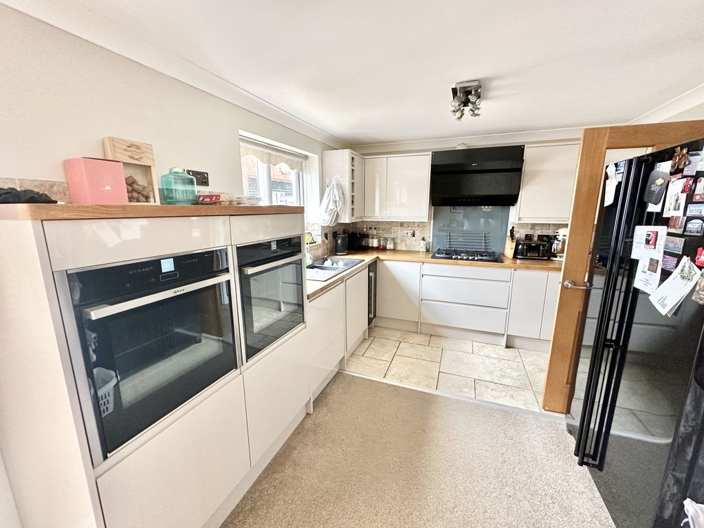 Property photo 2 of 11 Gtgq3161