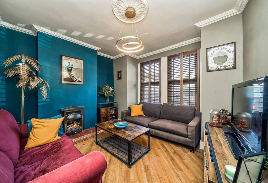Property photo 1 of 22