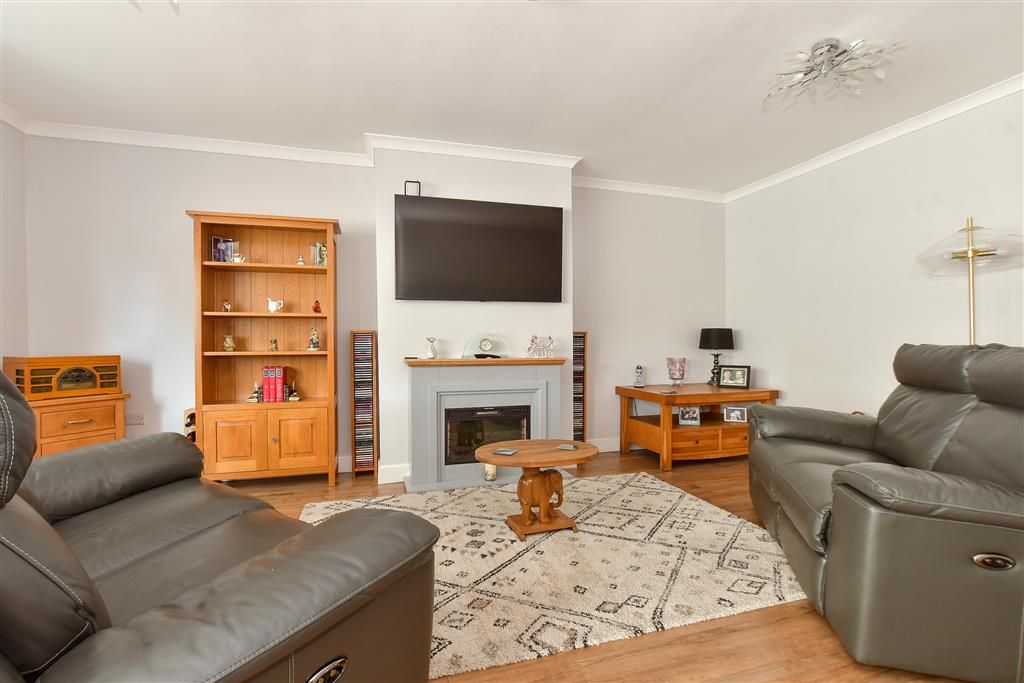Property photo 3 of 13 Lounge/Dining Room