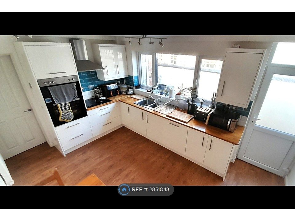 Property photo 2 of 13 Kitchen