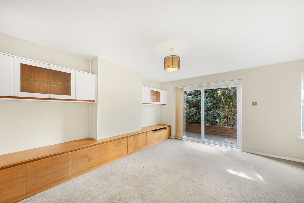 Property photo 3 of 24