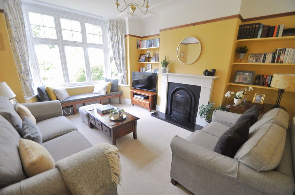 Property photo 2 of 48