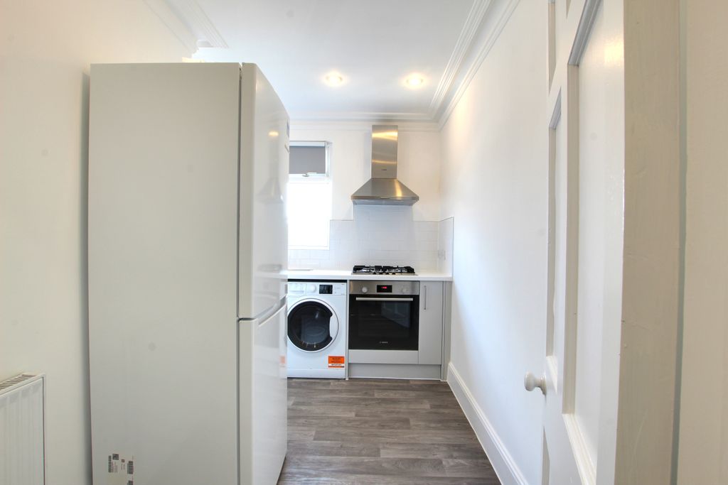 Property photo 3 of 7 3 Kitchen 1.Jpg