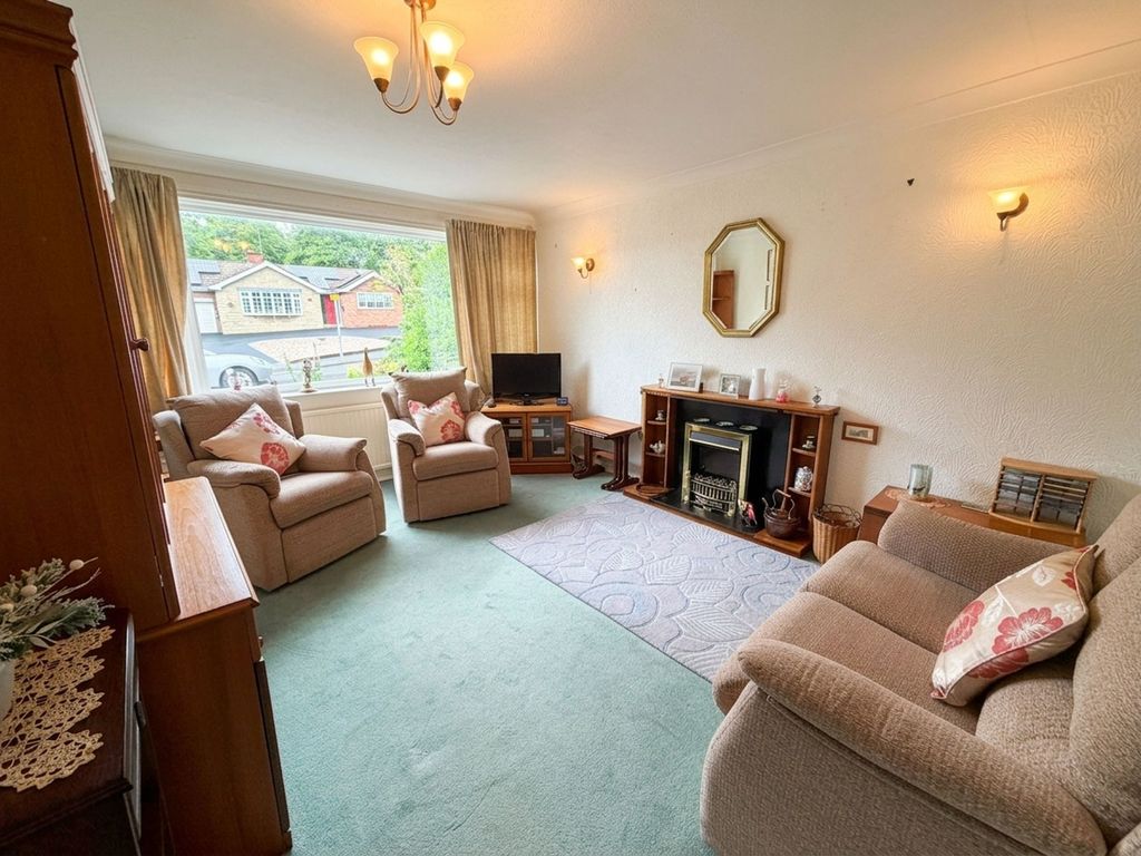 Property photo 2 of 13 Lounge