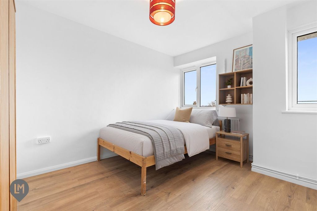 Property photo 2 of 7 Bedroom