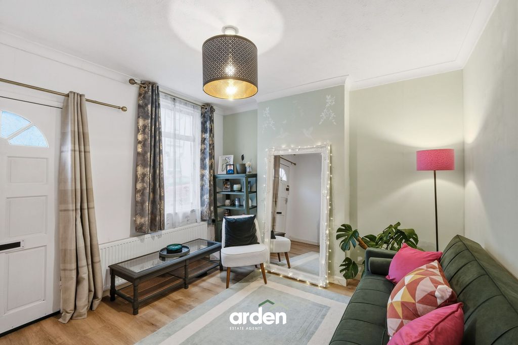 Property photo 2 of 9