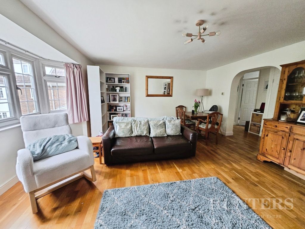 Property photo 3 of 19 Pbox-Img.Jpg