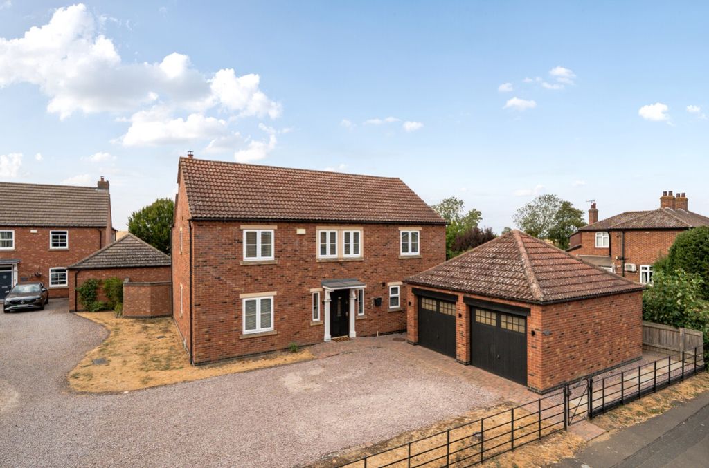 Property photo 1 of 40 1-6A68F305d73E1-1497232-19Fa9F54Bf775-2-1