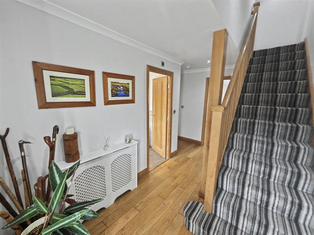 Property photo 2 of 13 Entrance Hallway