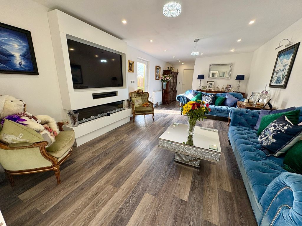 Property photo 2 of 21