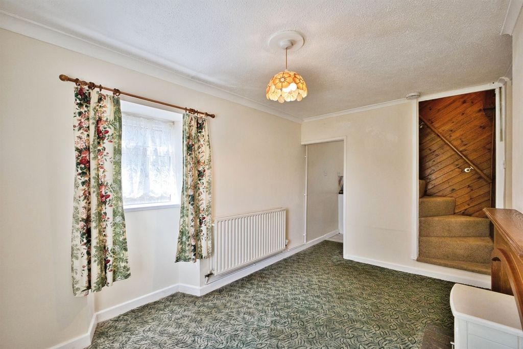 Property photo 3 of 16