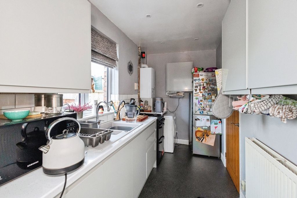 Property photo 2 of 17 Photo