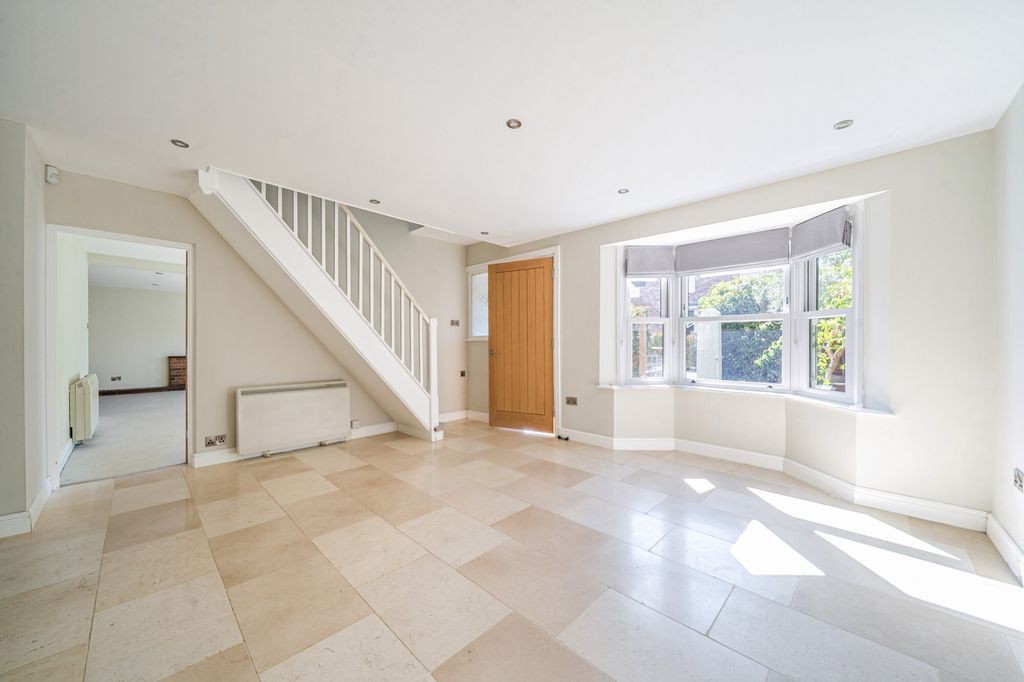 Property photo 2 of 22
