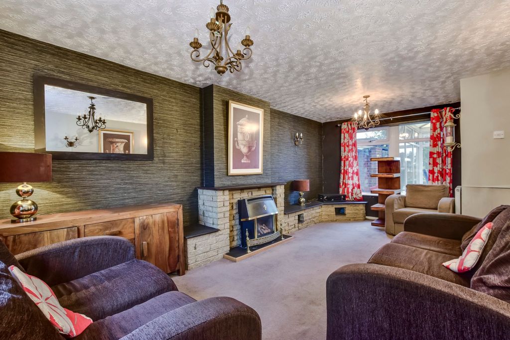 Property photo 2 of 26