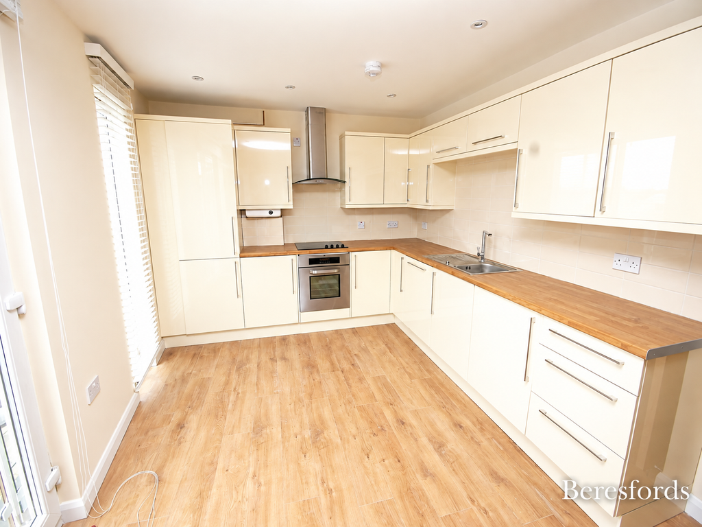Property photo 1 of 4 Kitchen