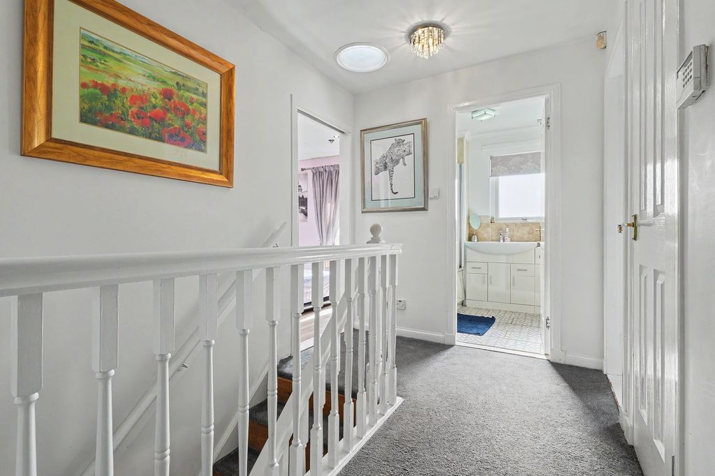Property photo 2 of 29