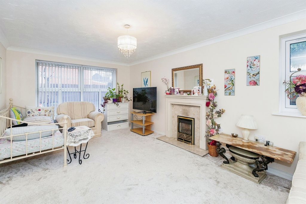 Property photo 3 of 15