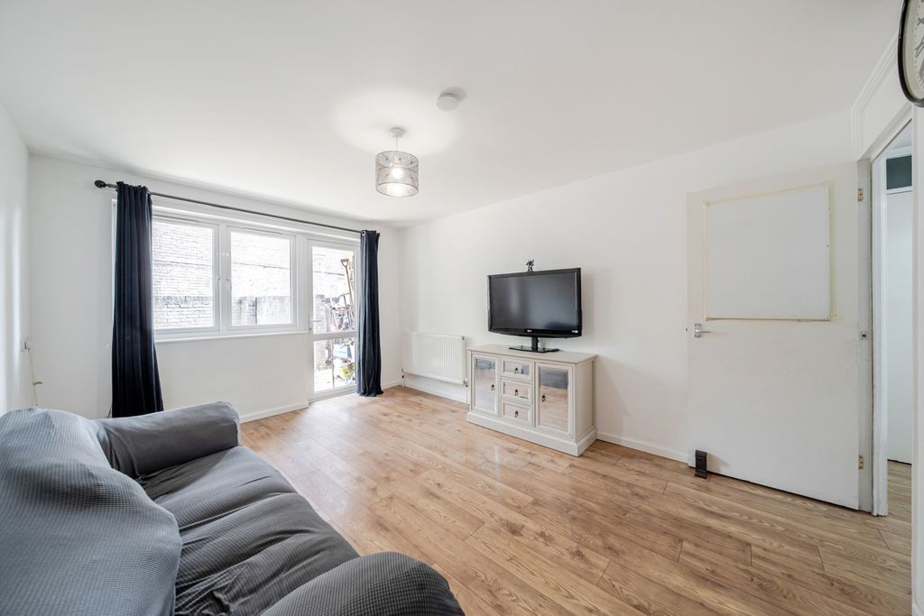Property photo 1 of 13 1509191-9-1A01028...