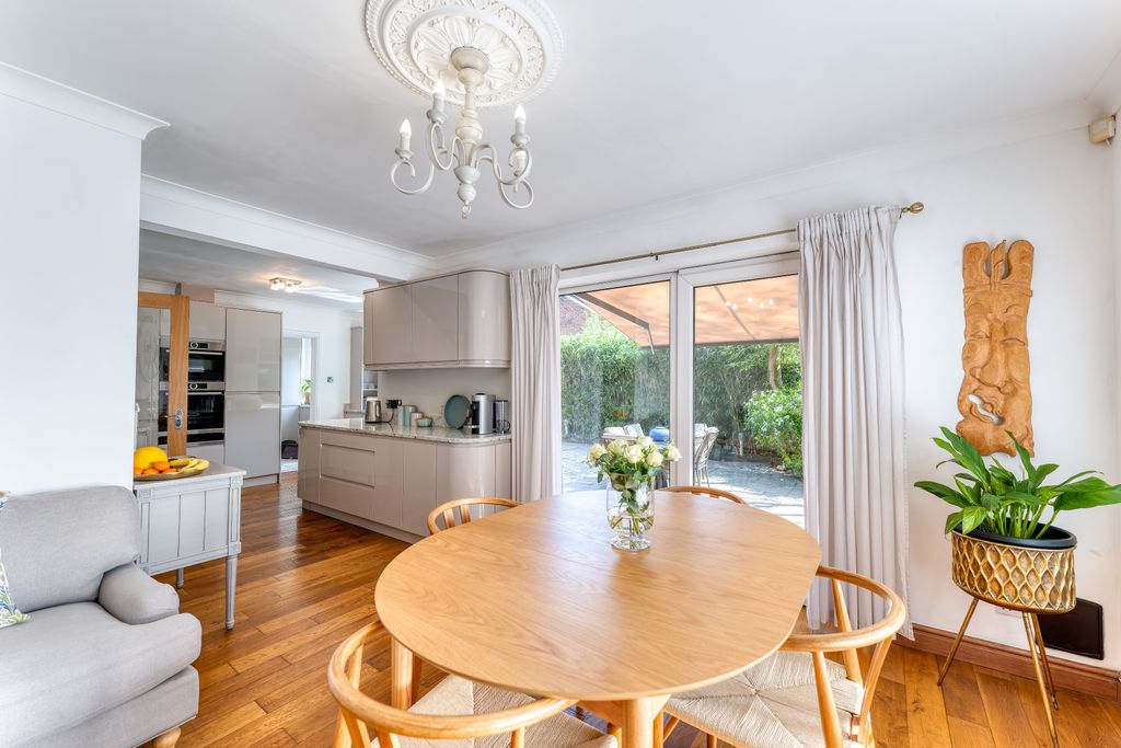 Property photo 3 of 20