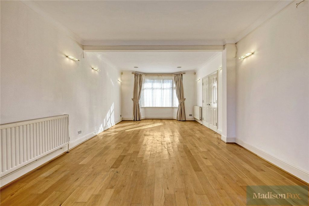 Property photo 3 of 43 Picture No. 13