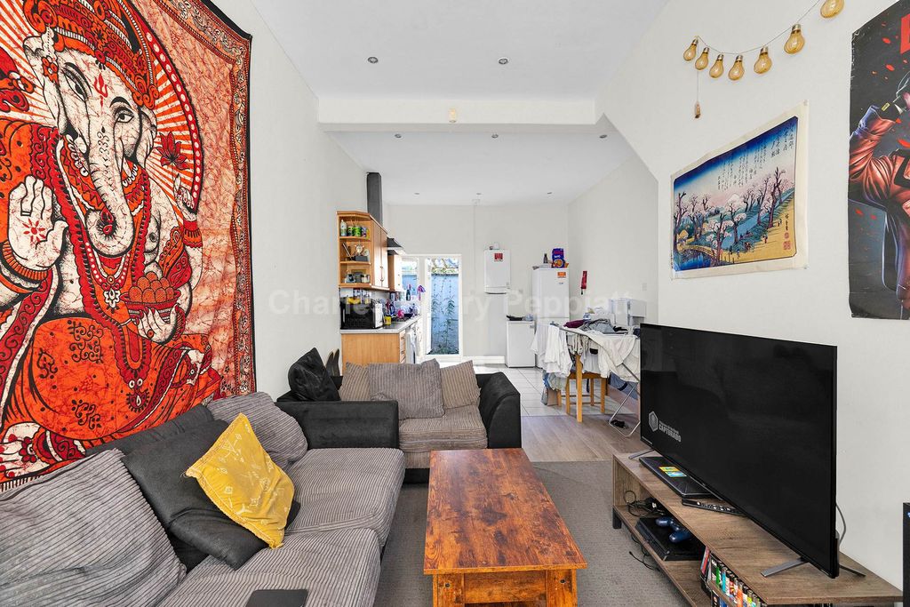 Property photo 2 of 13