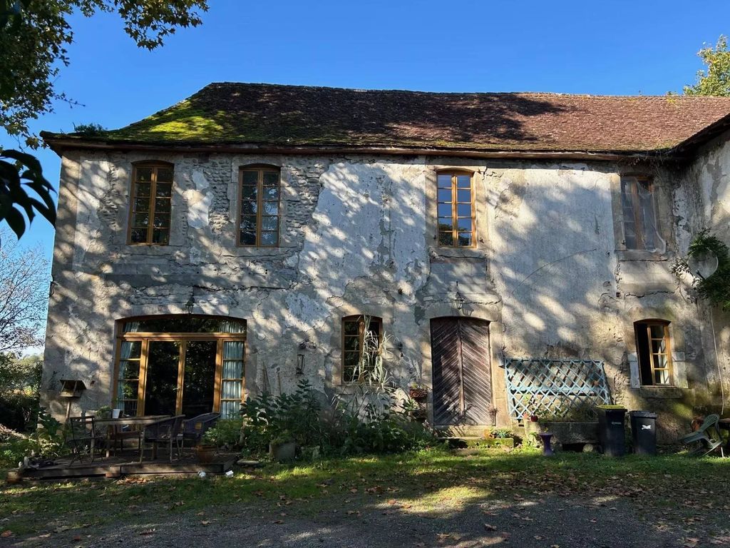 Property photo 1 of 8