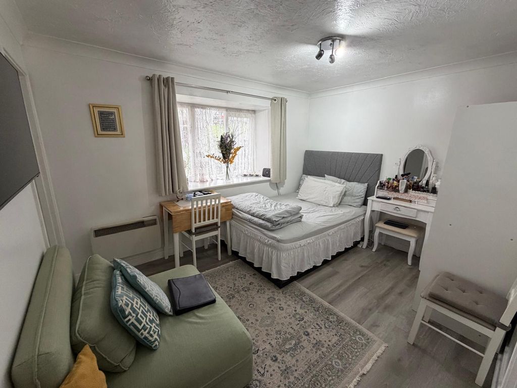 Property photo 2 of 7 Family Room