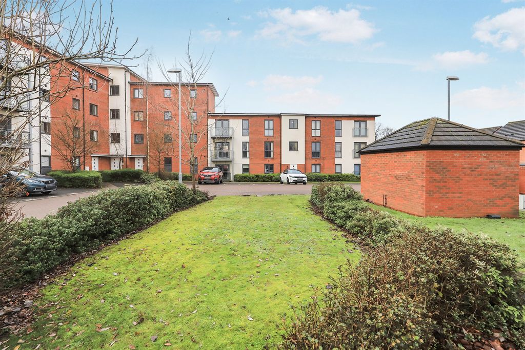 Property photo 2 of 14